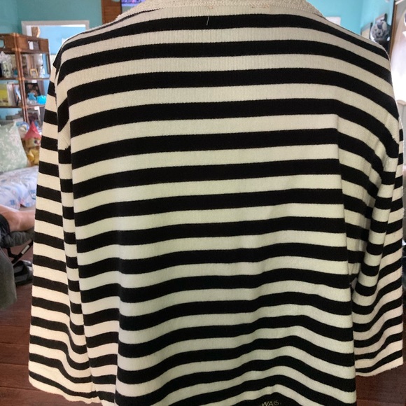 Black and White striped cropped sweater - Picture 4 of 5